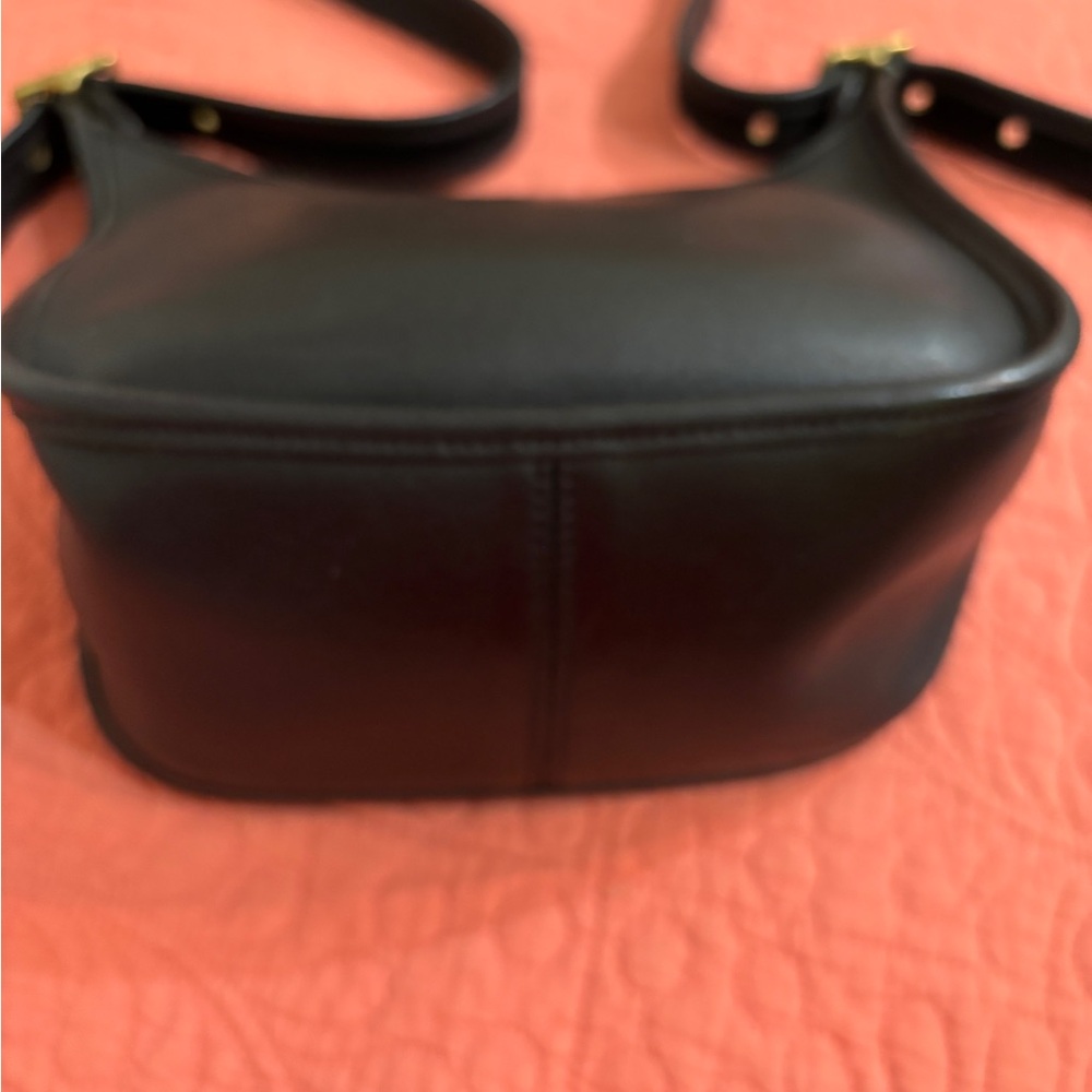 Elegant Brown Leather Shoulder Bag